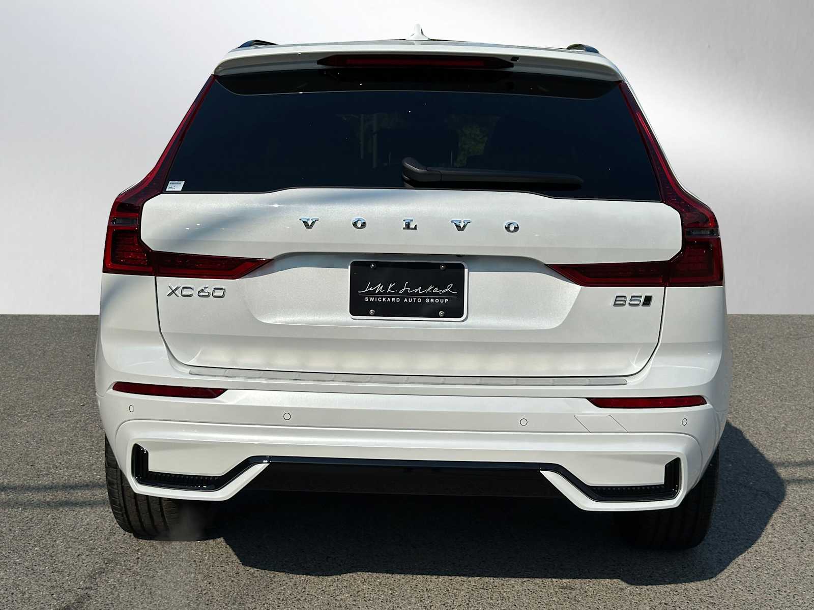 2026 Volvo XC60 B5 Plus photo 4