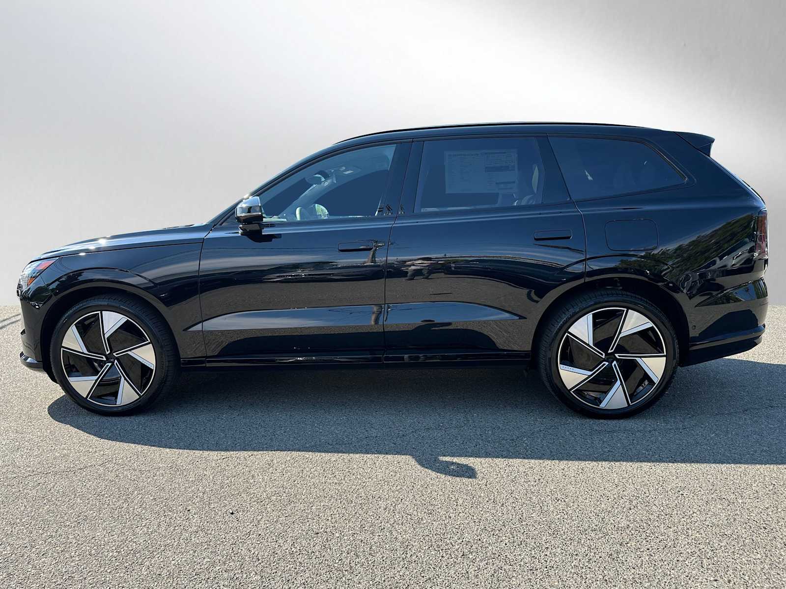 2025 Volvo EX90 Ultra - Photo 6