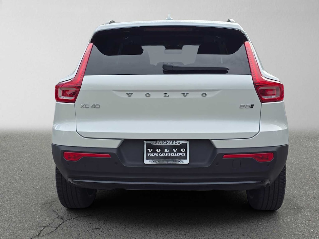 New 2026 Volvo XC40 B5 Ultra SUV