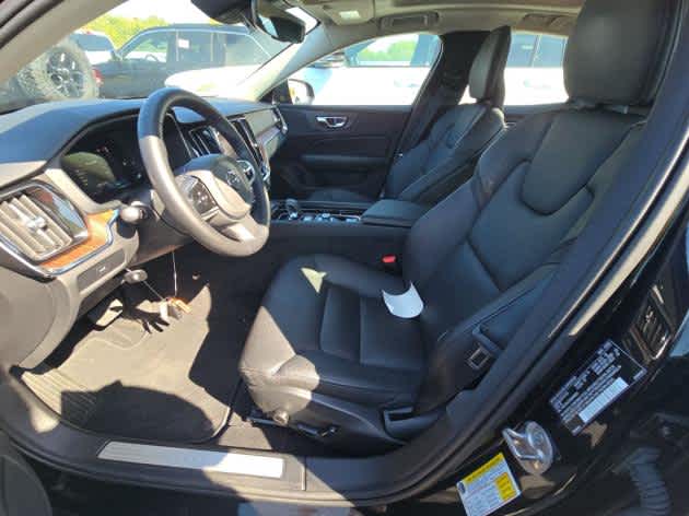 2025 Volvo S60 B5 Plus photo 2