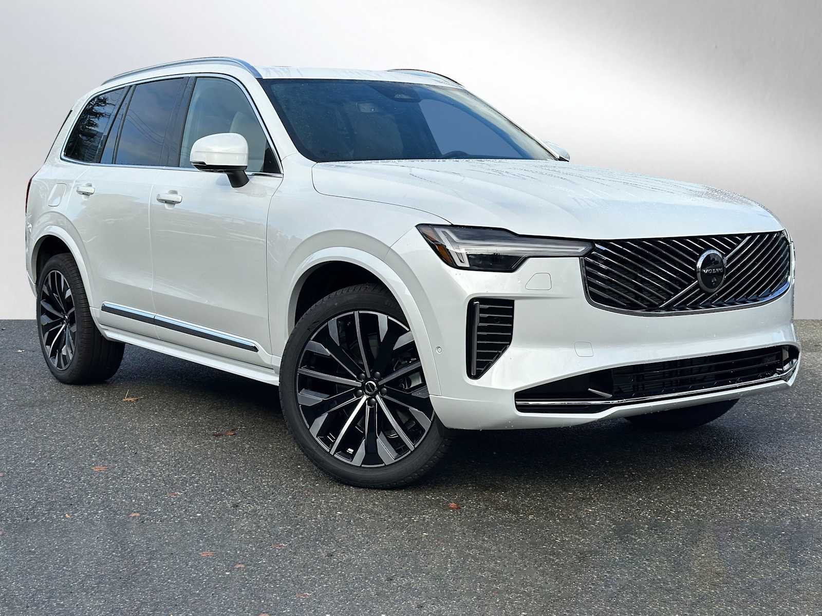 2026 Volvo XC90 Plus's photo