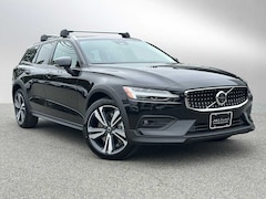 2026 Volvo V60 Cross Country B5 Plus Wagon