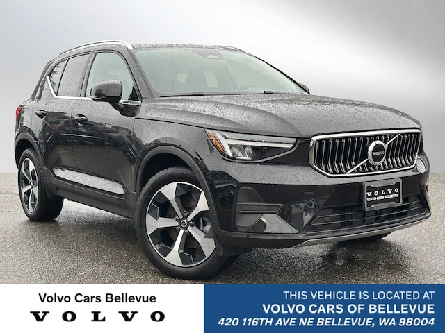 2025 Volvo XC40 B5 Core Bright Theme SUV