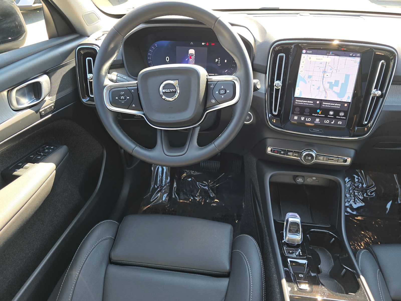 2026 Volvo XC40 Plus - Photo 17