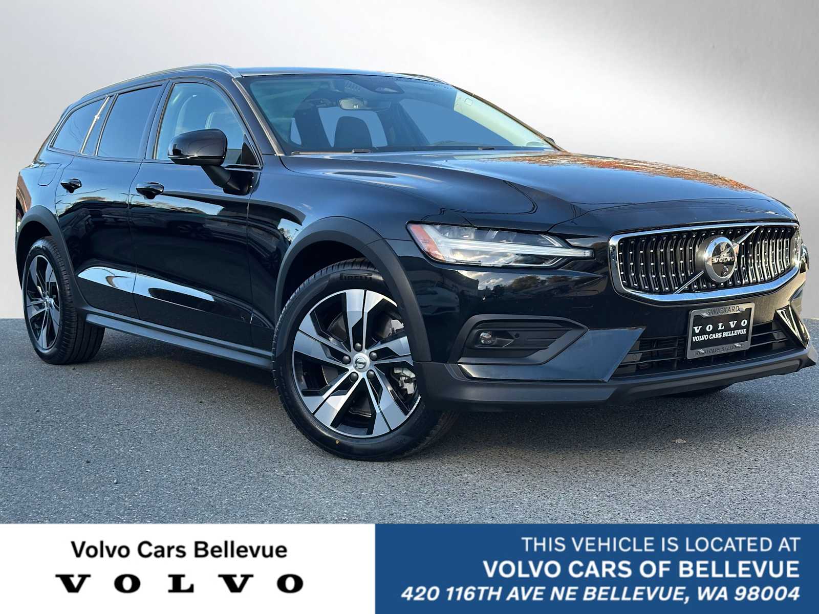 2024 Volvo V60 Cross Country Plus's photo