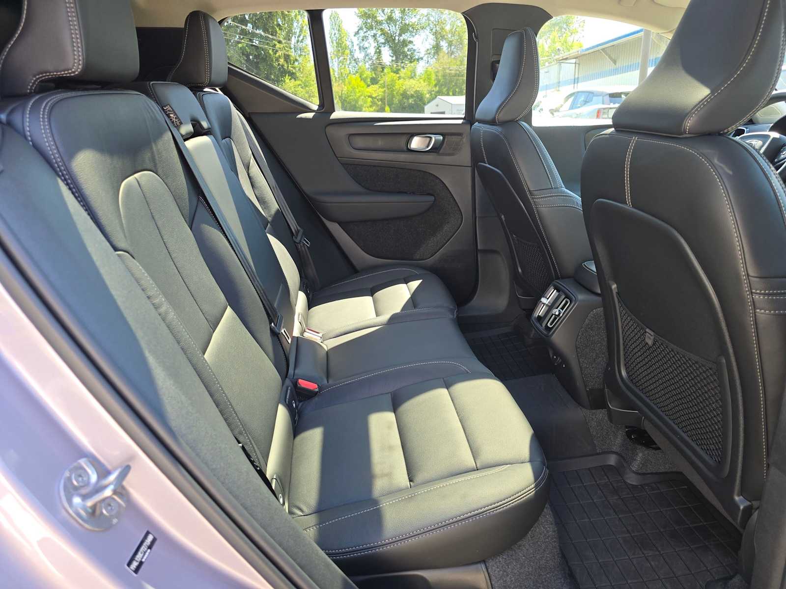 2026 Volvo XC40 Plus - Photo 12