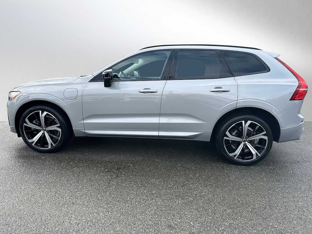 Certified 2023 Volvo XC60 Recharge Plug-In Hybrid Ultimate Dark SUV