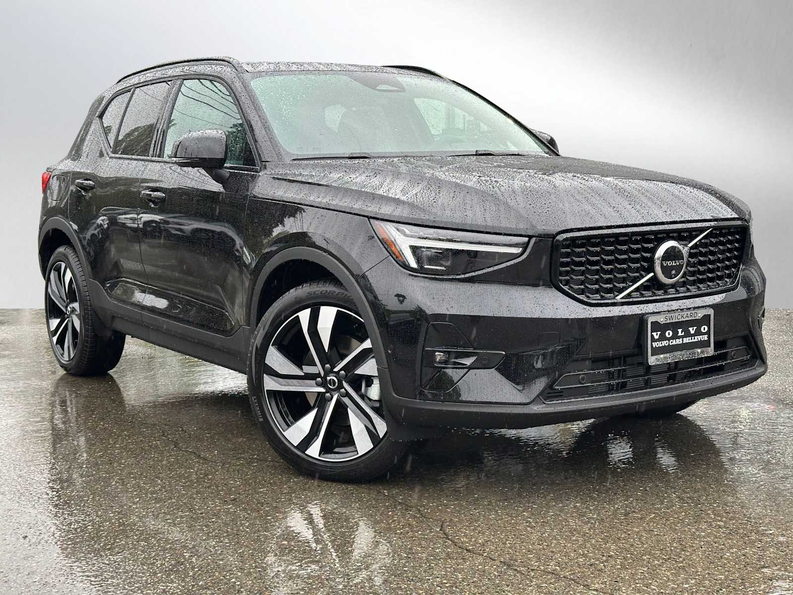 2026 Volvo XC40 B5 Ultra Dark AWD's photo