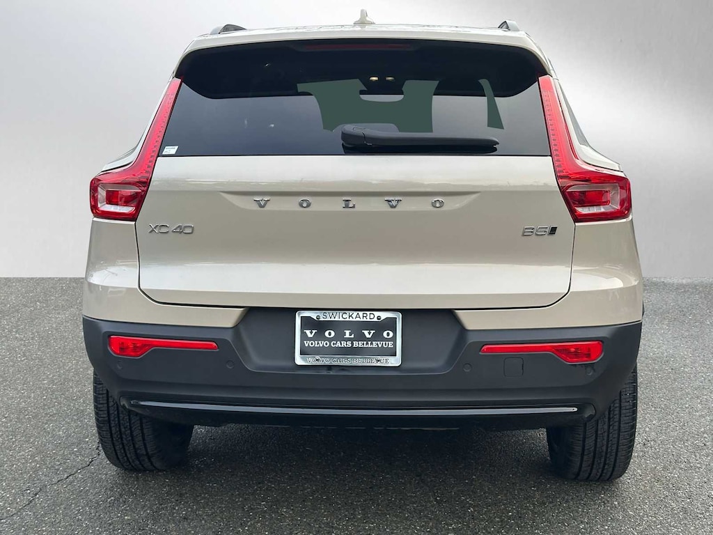 Used 2025 Volvo XC40 B5 Ultra Dark Theme SUV