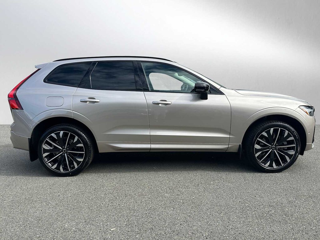 New 2026 Volvo XC60 B5 Ultra SUV