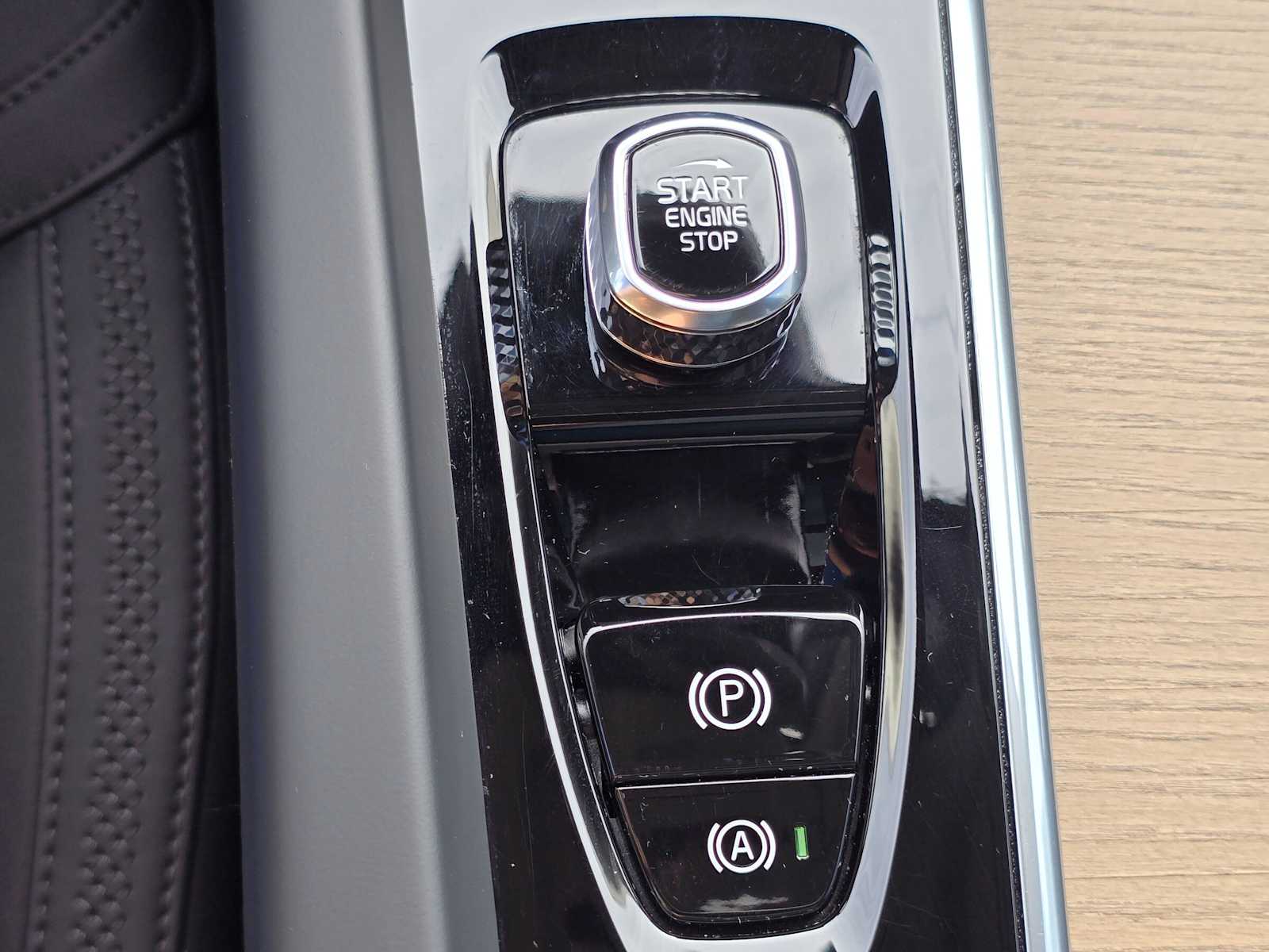 2026 Volvo XC60 Plus - Photo 32