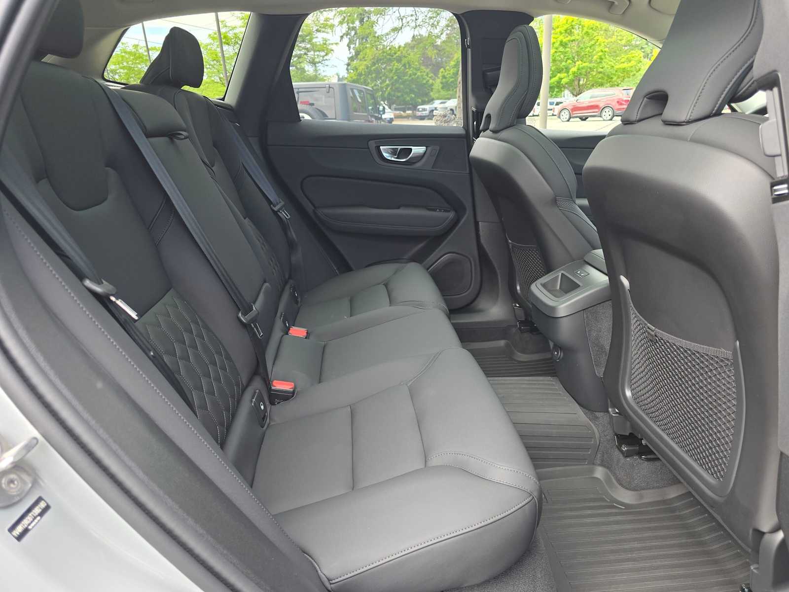 2026 Volvo XC60 Plus - Photo 12