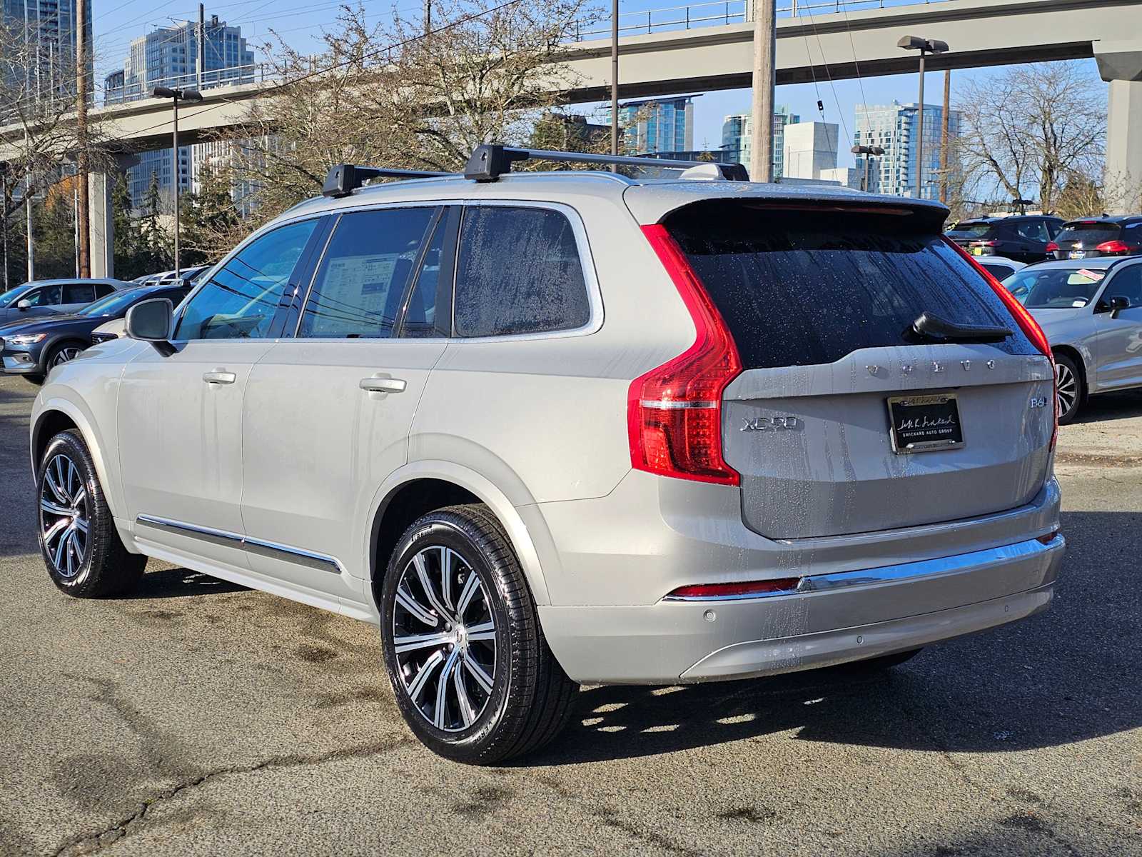 2025 Volvo XC90 Core photo 4