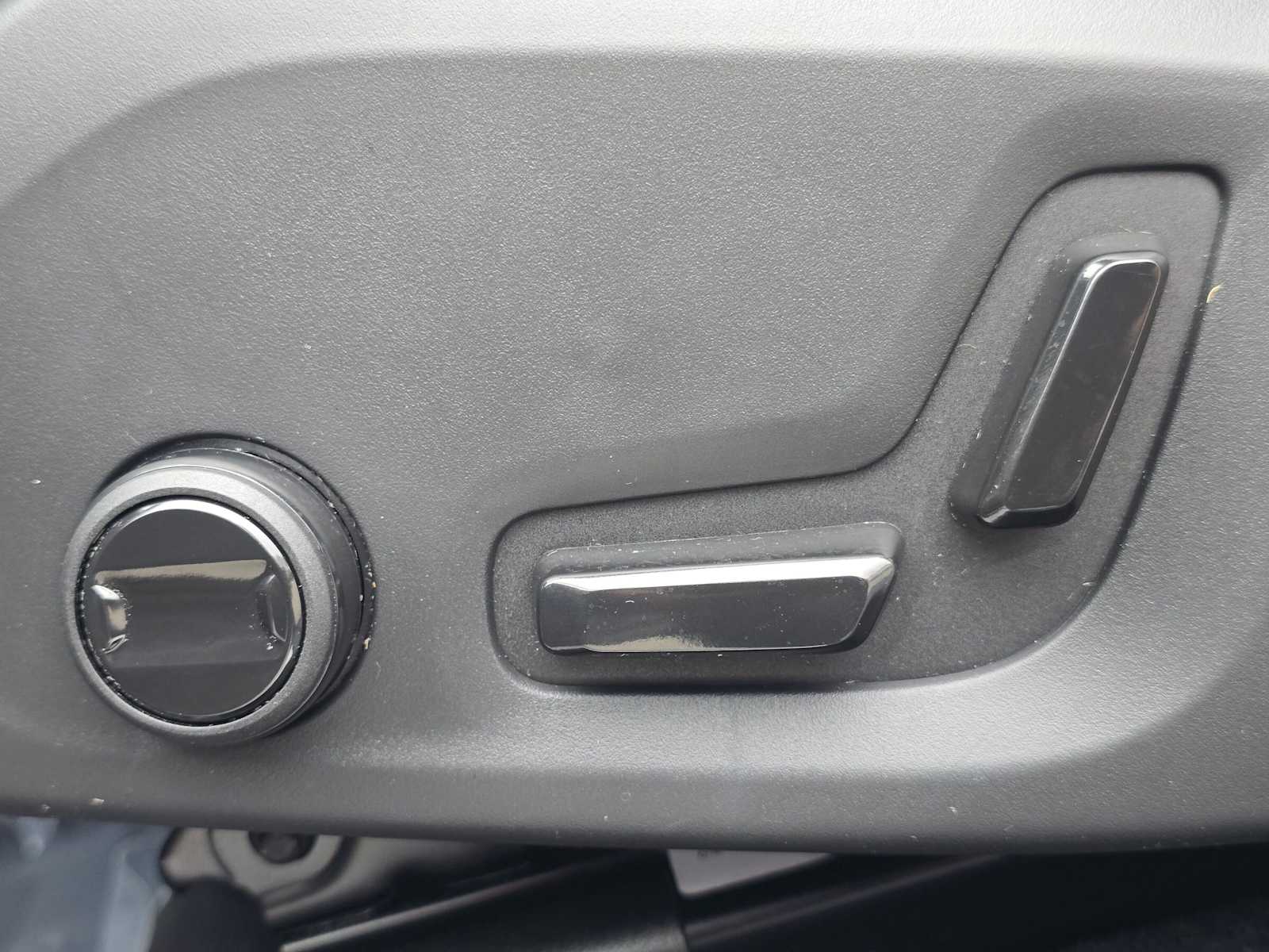 2026 Volvo XC60 Plus - Photo 21