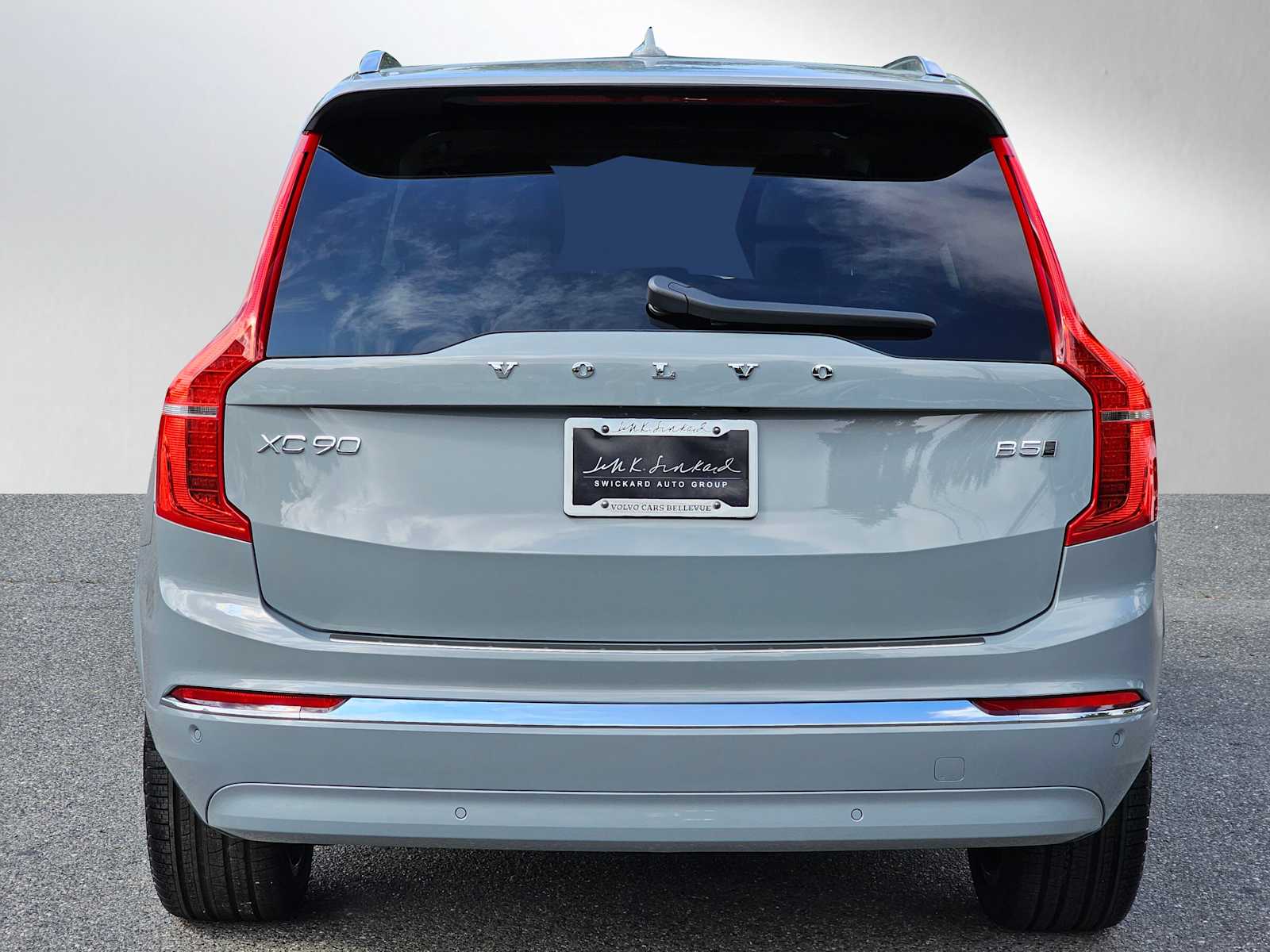 2025 Volvo XC90 B5 Plus photo 4