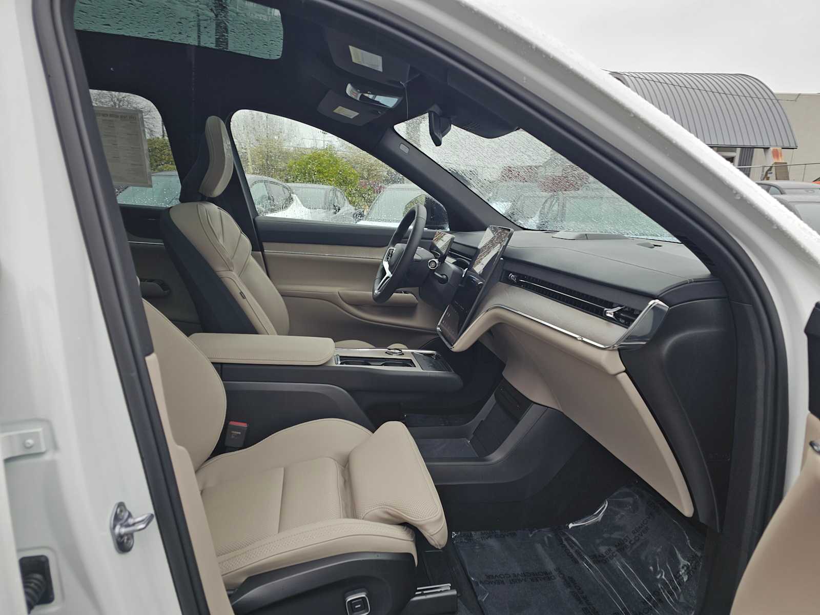 2025 Volvo EX90 Ultra - Photo 11