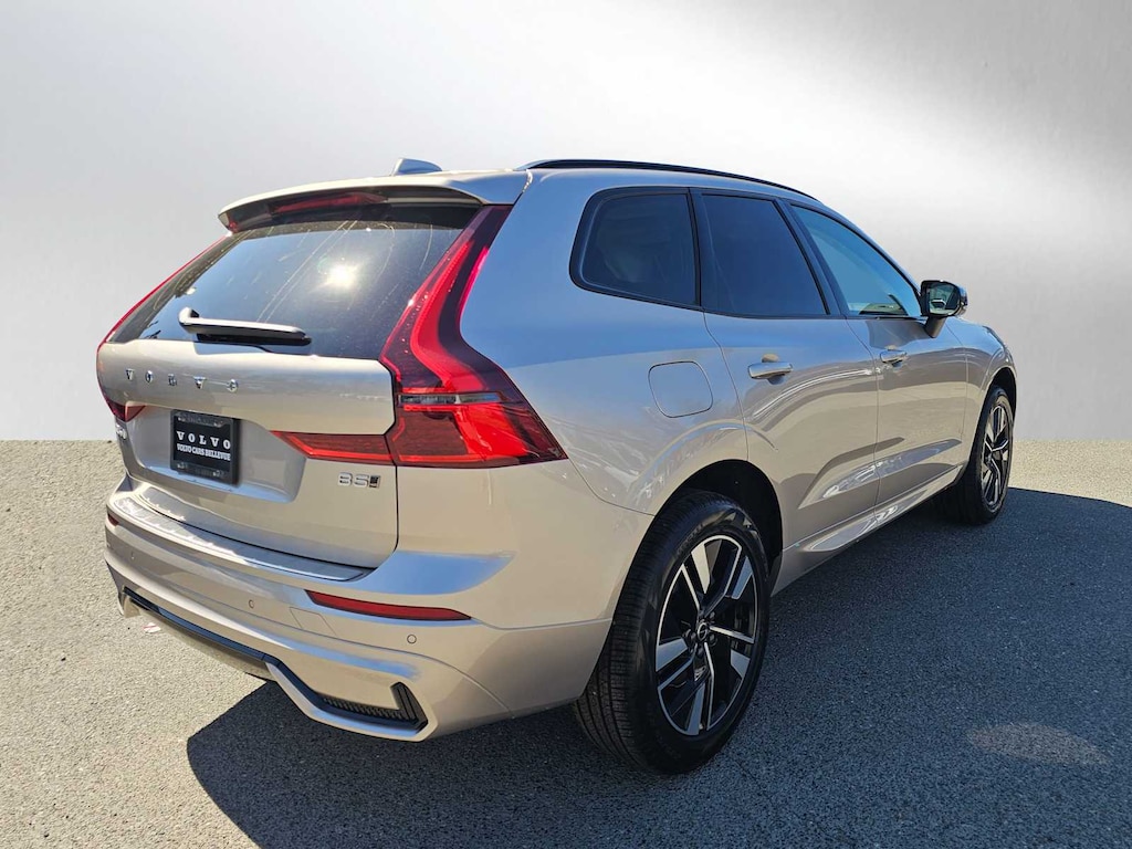 New 2026 Volvo XC60 B5 Core SUV