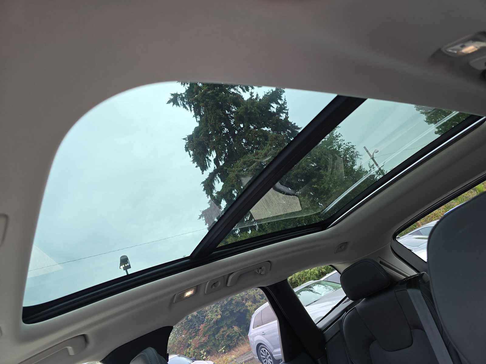 2026 Volvo XC60 Plus - Photo 22