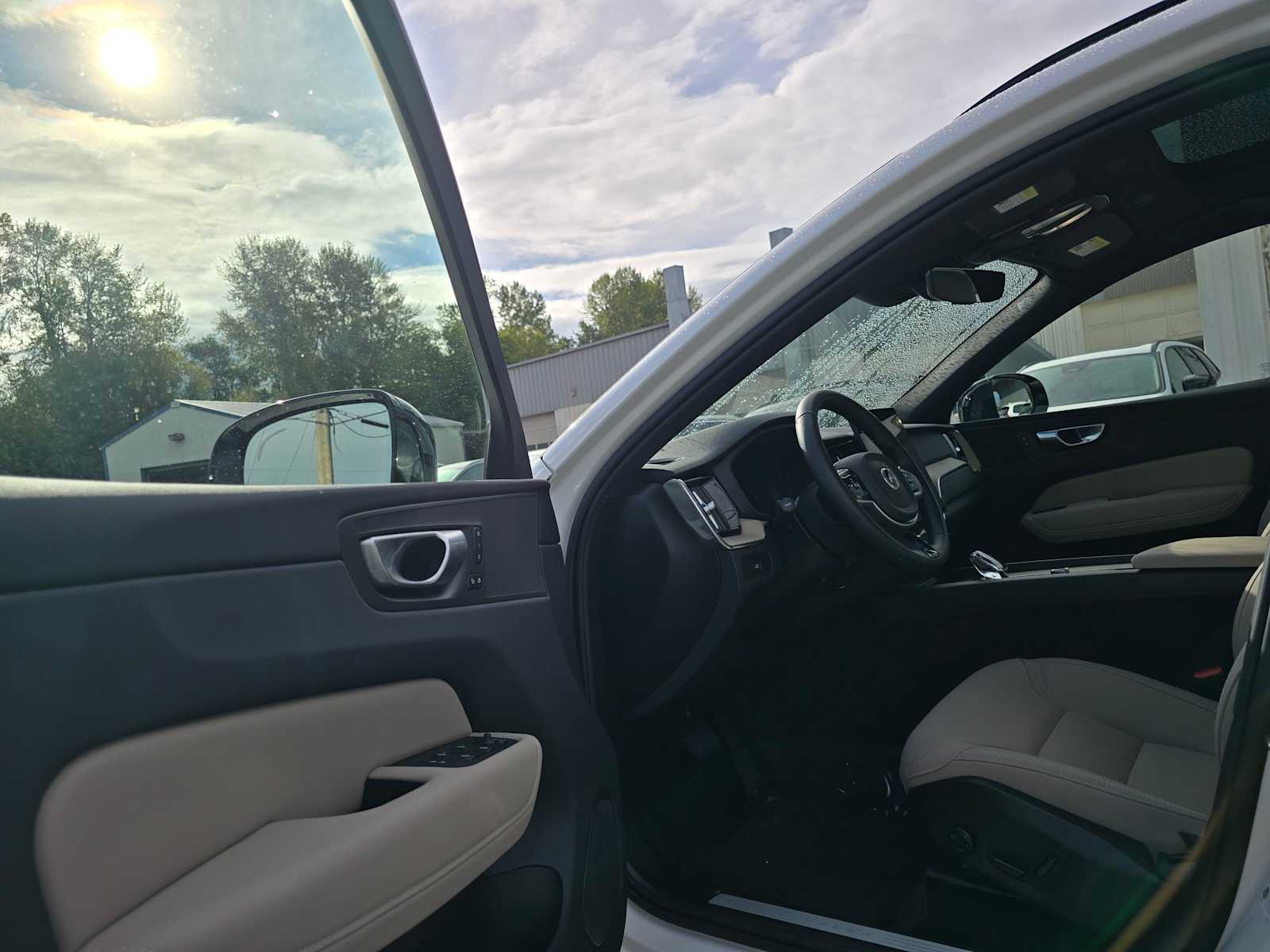 2026 Volvo XC60 Plus - Photo 20