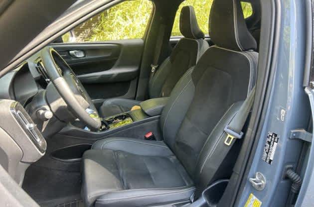 Used 2023 Volvo XC40 Ultimate with VIN YV4ED3UM8P2082533 for sale in Bellevue, WA