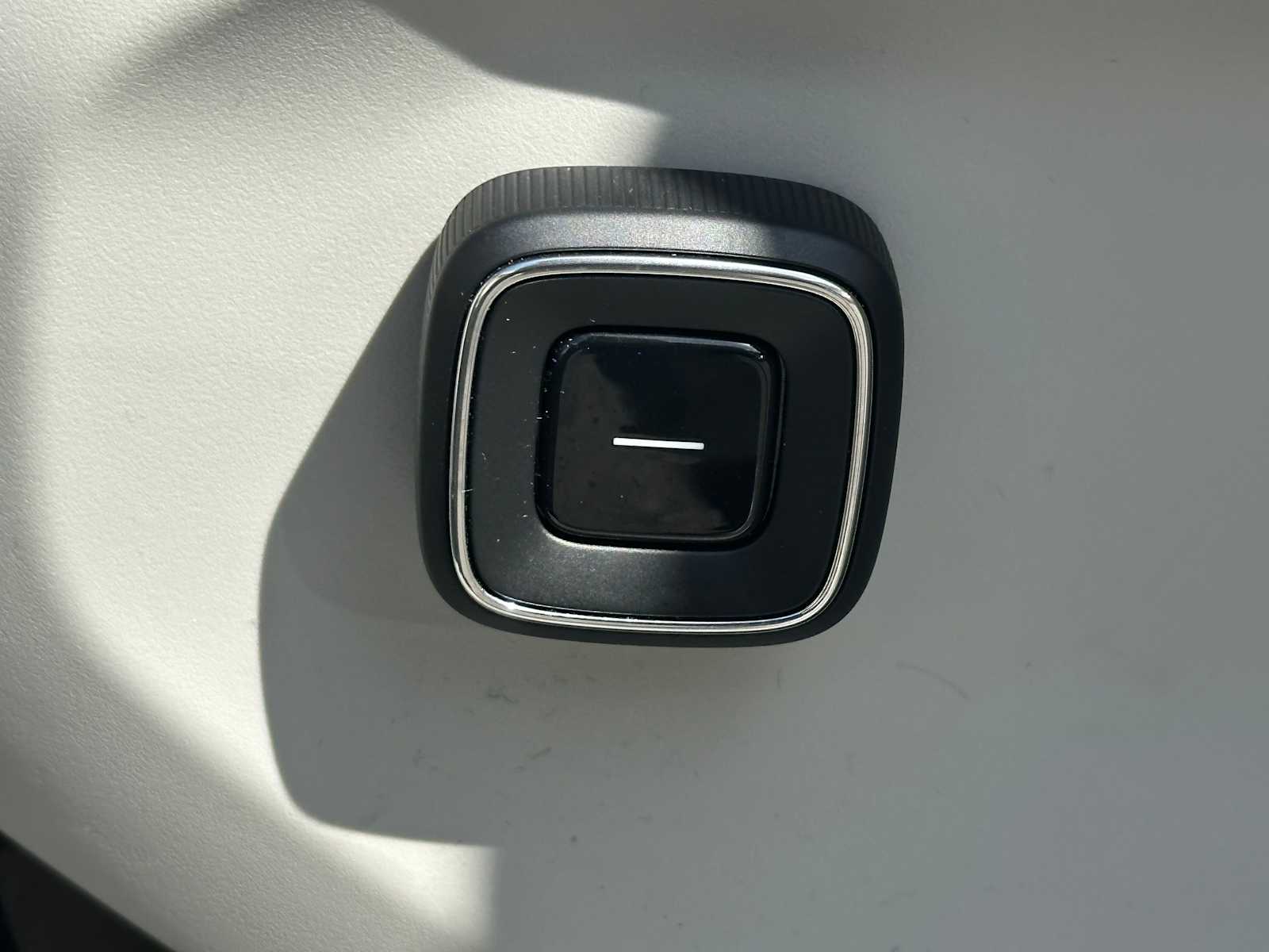 2025 Volvo EX90 Plus - Photo 23