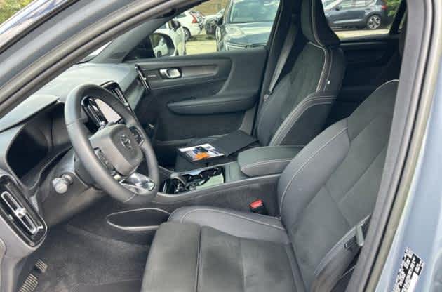 Used 2023 Volvo XC40 Ultimate with VIN YV4ED3UM6P2982864 for sale in Bellevue, WA