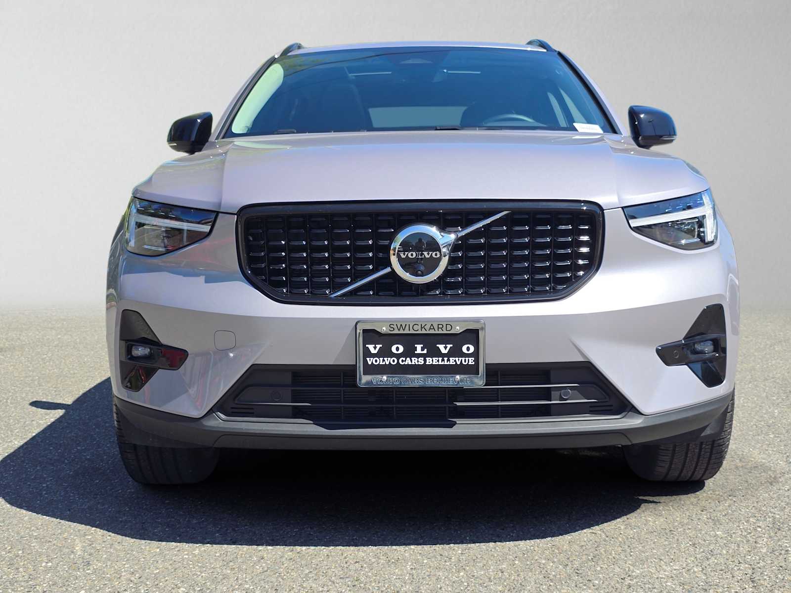 2026 Volvo XC40 Plus - Photo 8