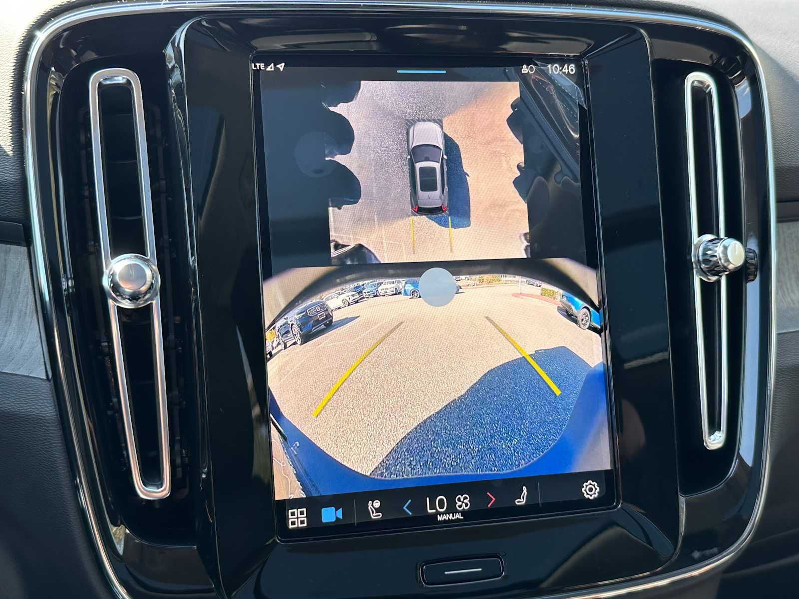 2025 Volvo XC40 Ultra - Photo 25