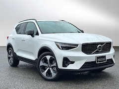 2026 Volvo XC40 B5 Plus SUV