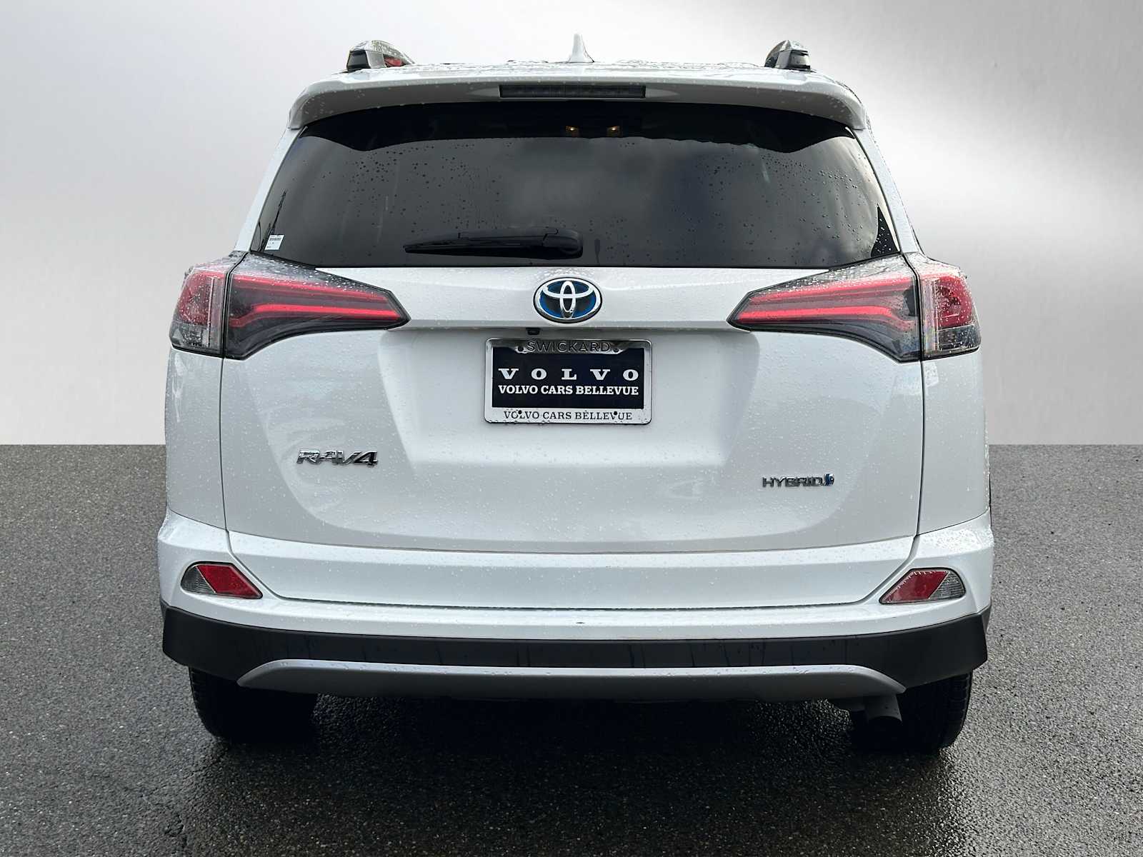 2018 Toyota RAV4 Hybrid LE photo 4
