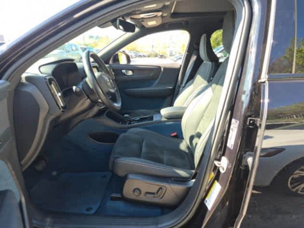 Used 2023 Volvo XC40 Recharge Pure Electric Plus SUV