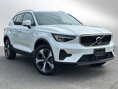 2025 Volvo XC40 B5 Core Bright Theme AWD SUV