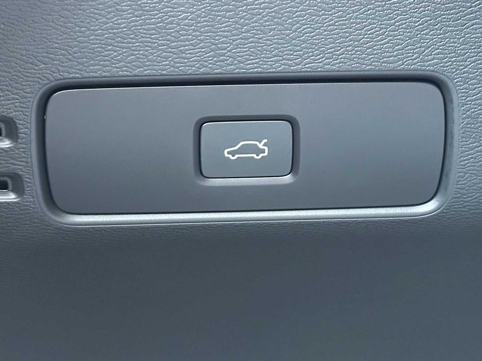 2025 Volvo XC40 Ultra - Photo 32