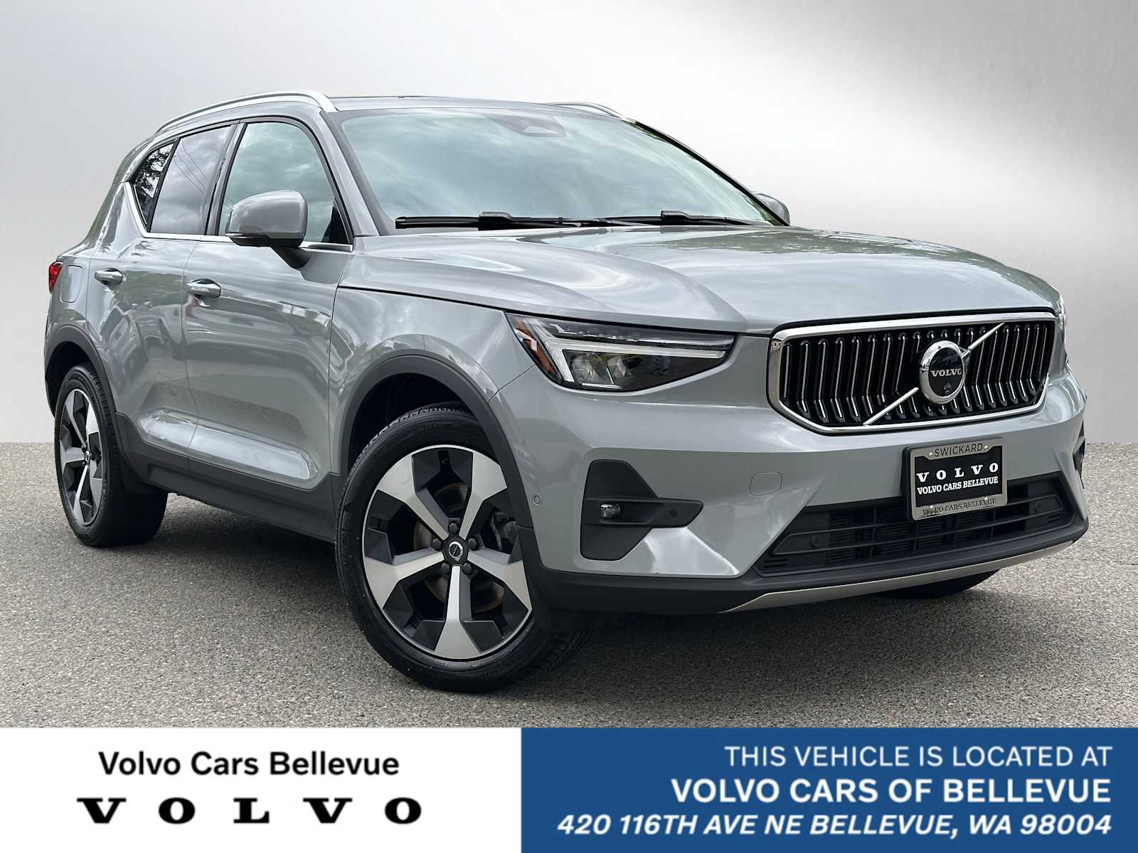 2025 Volvo XC40 B5 Plus Bright AWD's photo