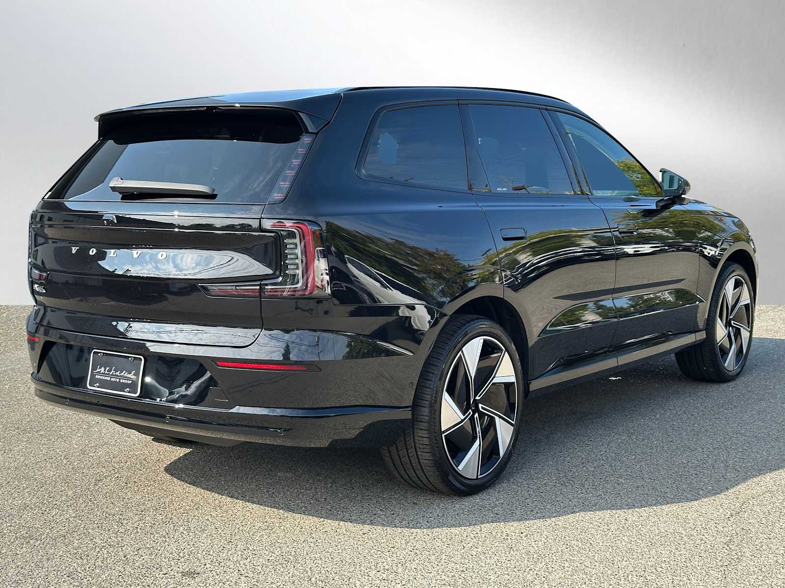 2025 Volvo EX90 Twin Motor Plus photo 3