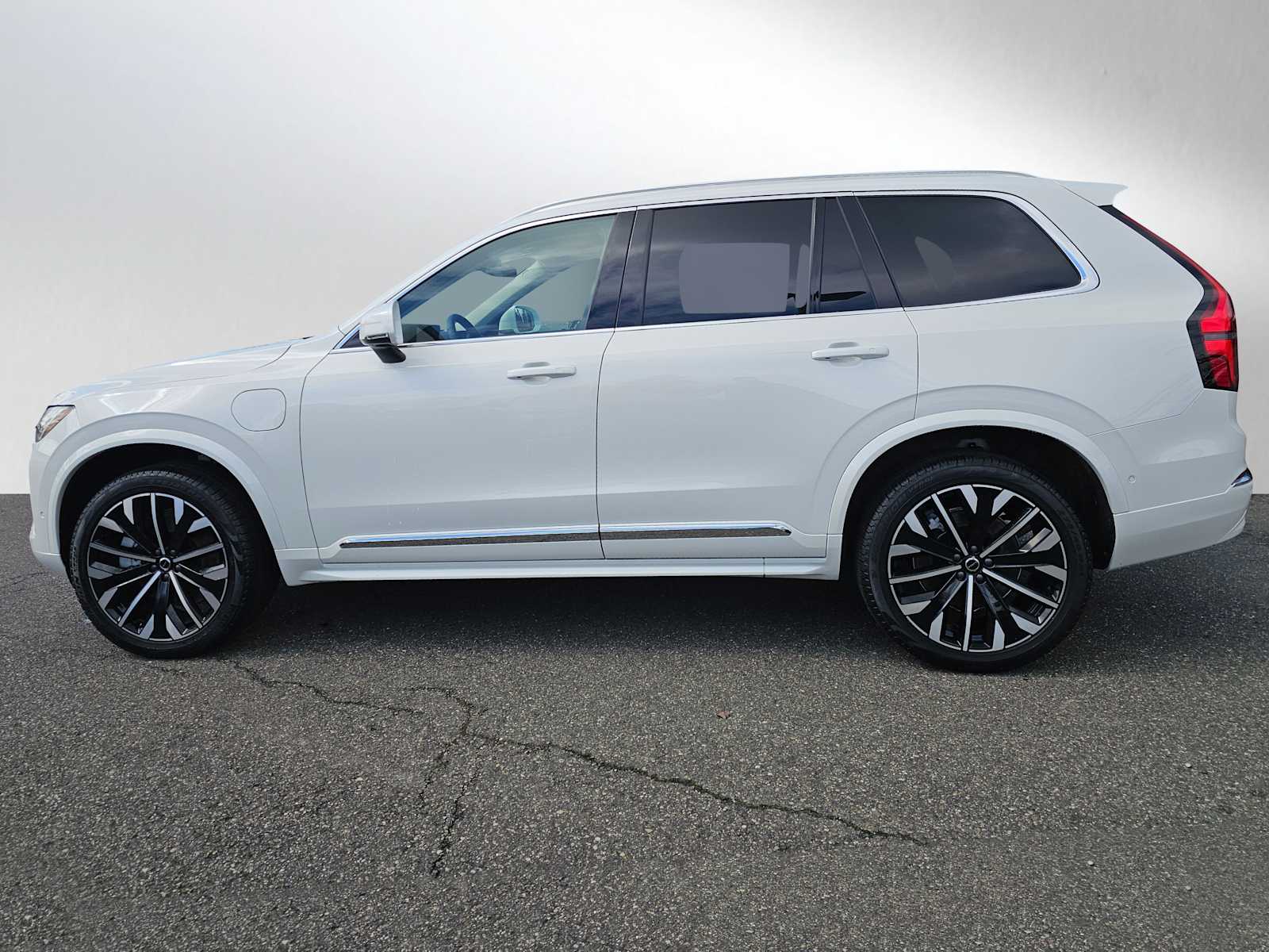 2025 Volvo XC90 Plus - Photo 6