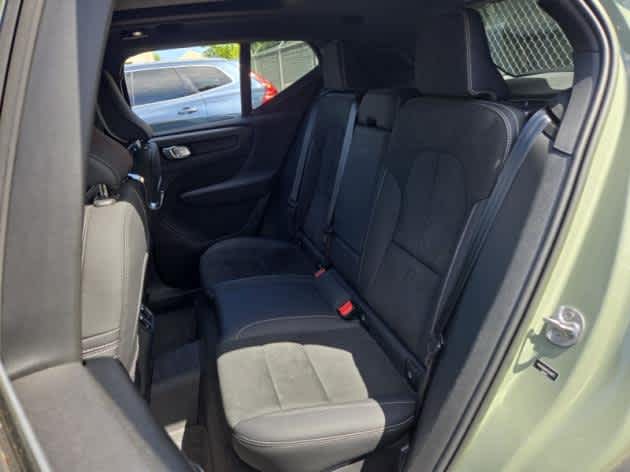 2023 Volvo XC40 Recharge Ultimate photo 2