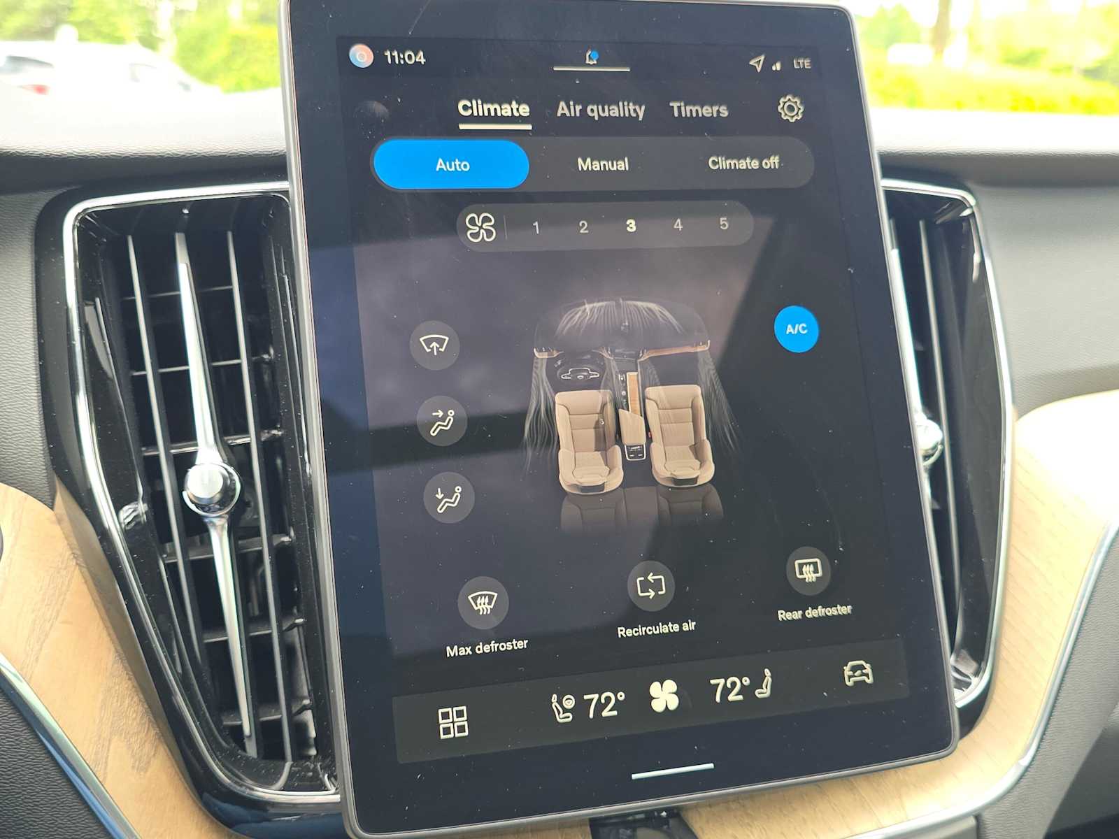 2026 Volvo XC60 Plus - Photo 28