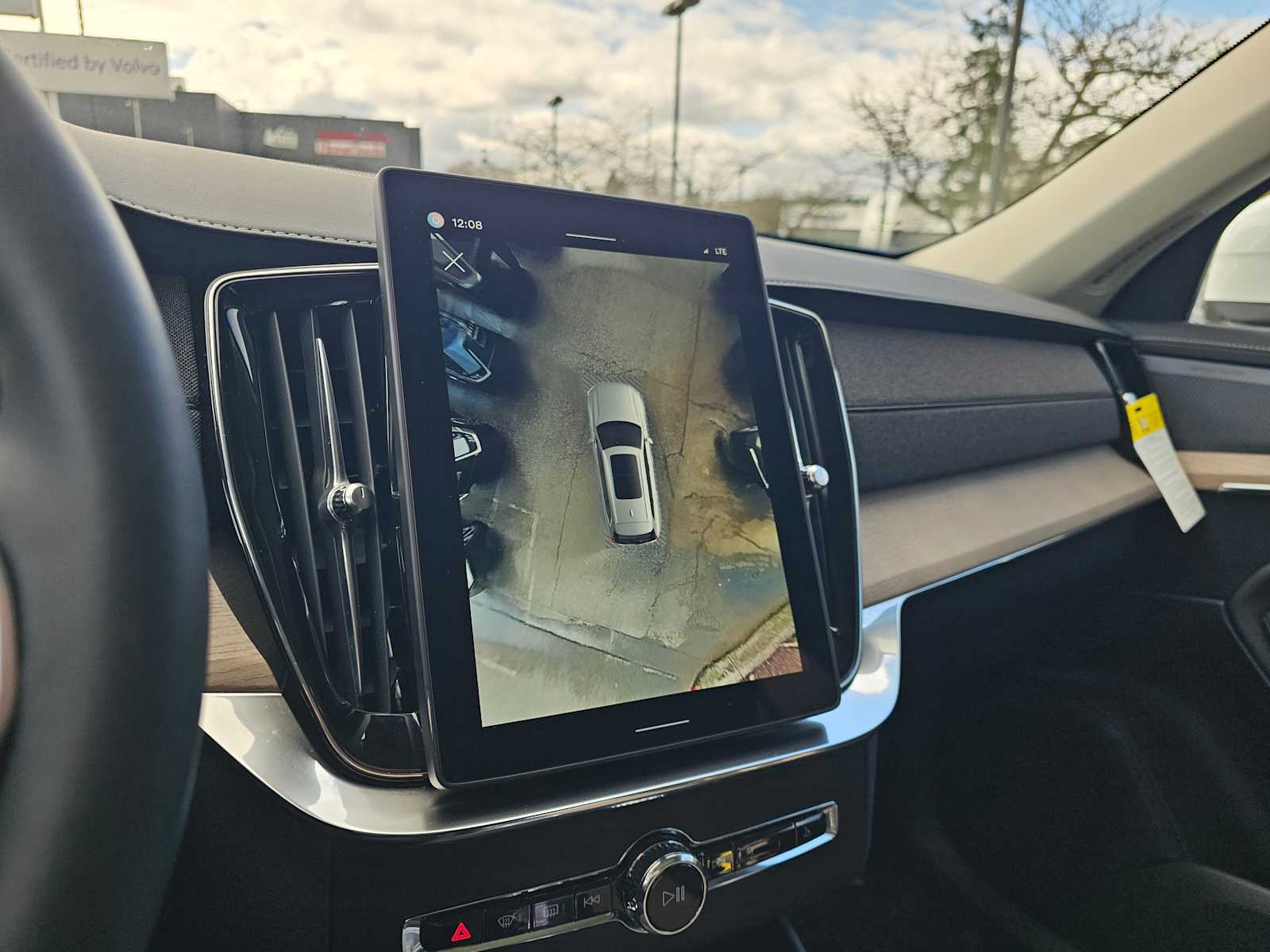 2025 Volvo XC90 Plus - Photo 25