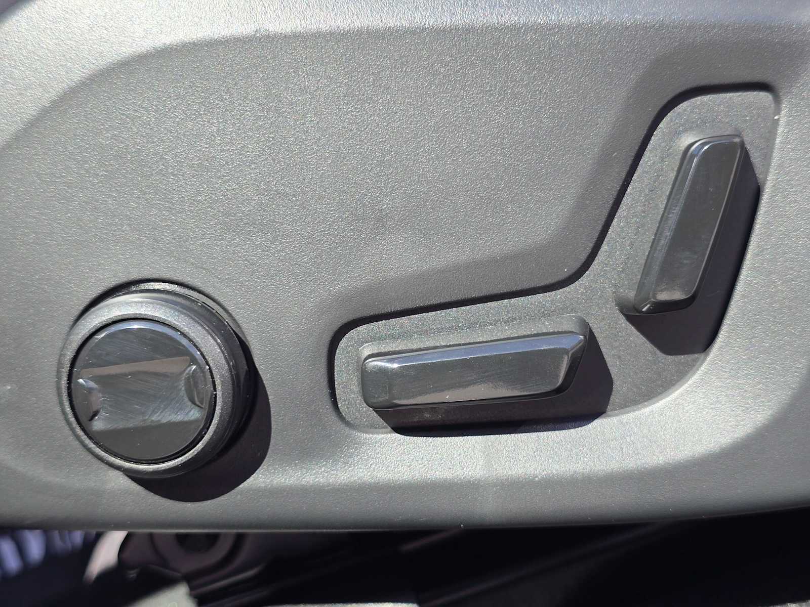 2026 Volvo XC60 Plus - Photo 20