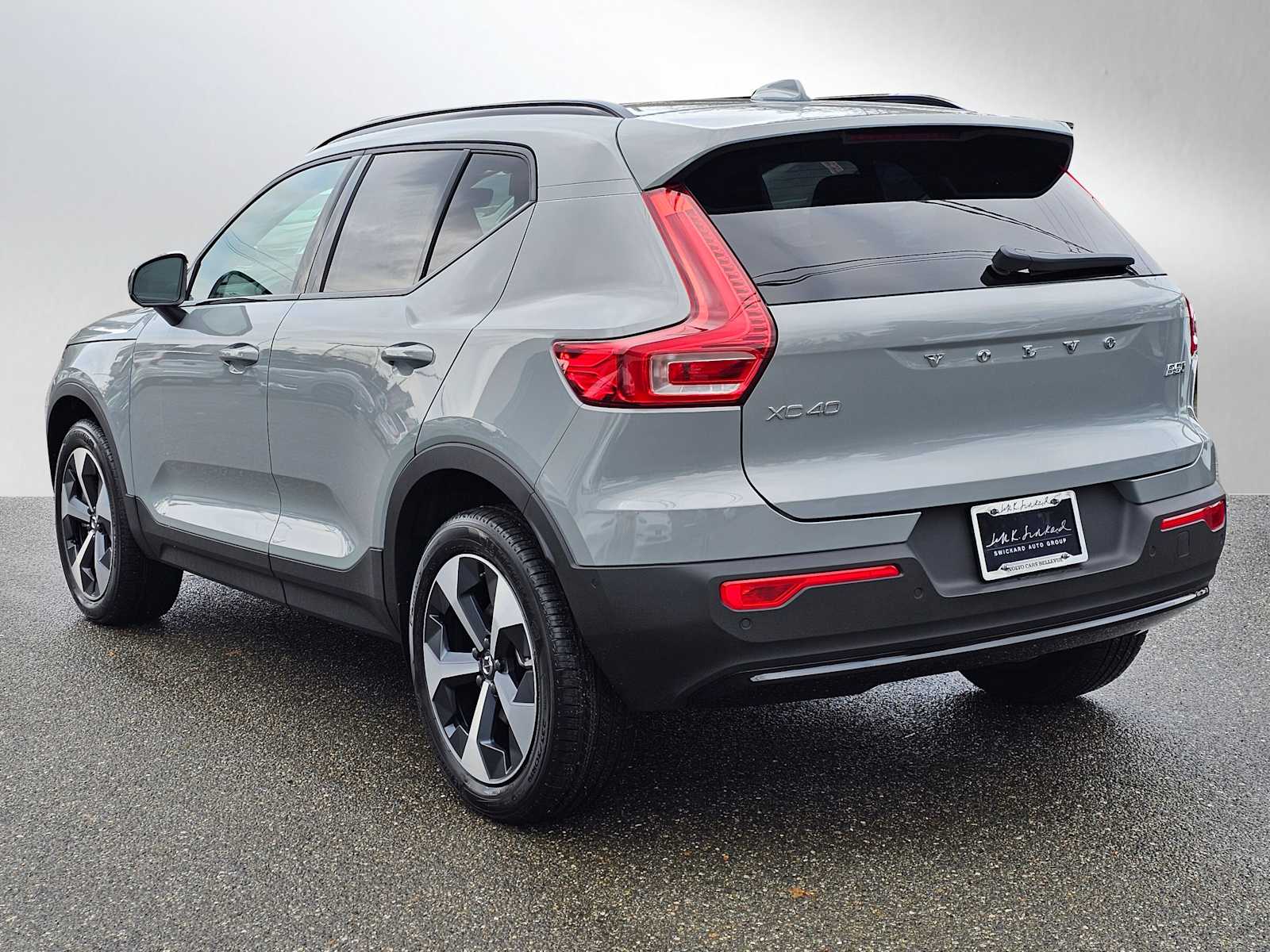 2025 Volvo XC40 Plus photo 3