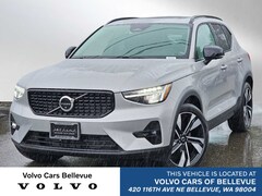 2025 Volvo XC40 B5 Plus Dark Theme SUV