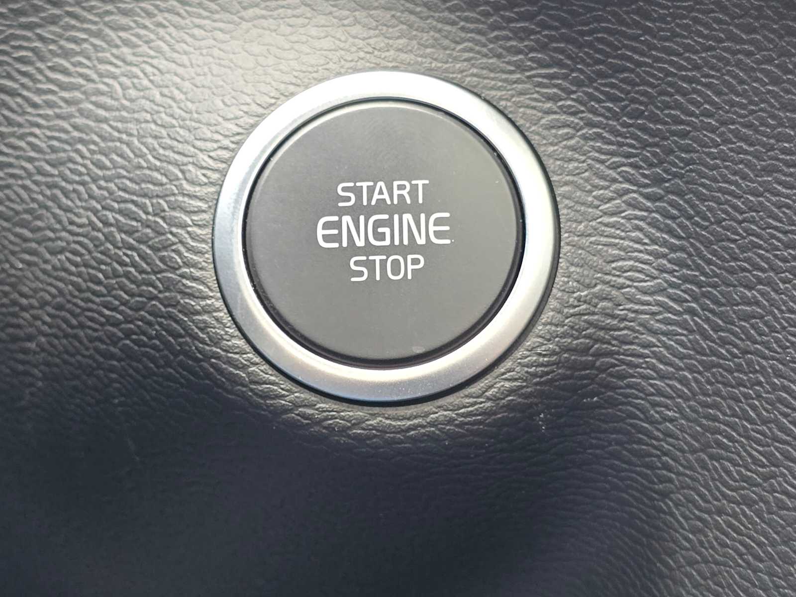 2026 Volvo XC40 Core - Photo 30