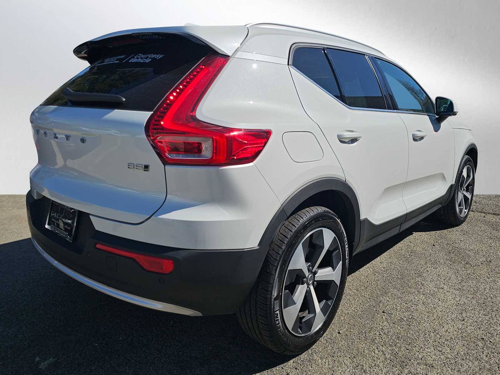 2025 Volvo XC40 Core - Photo 3