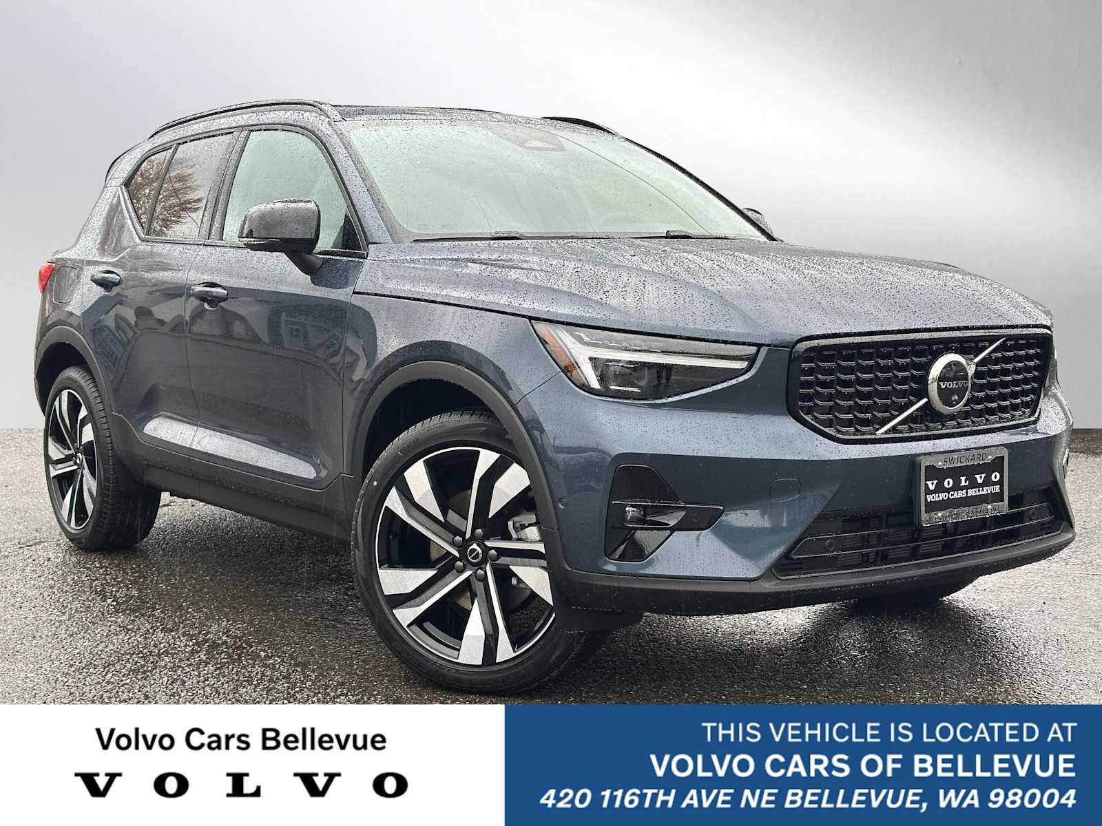2026 Volvo XC40 B5 Ultra Dark AWD's photo