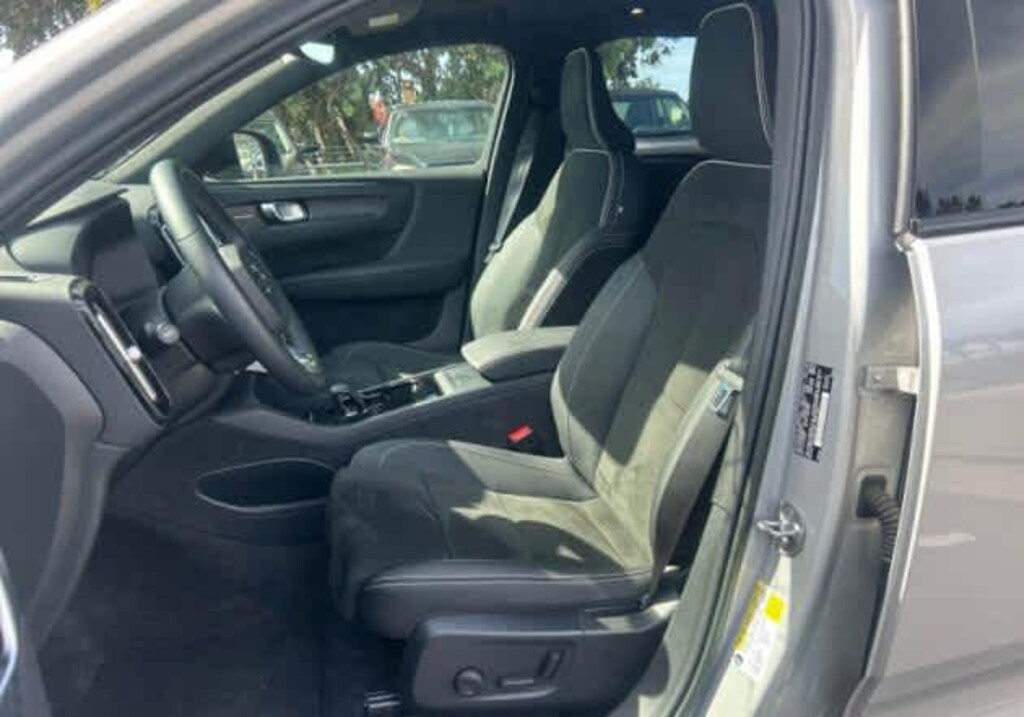 Used 2023 Volvo XC40 Recharge Pure Electric Ultimate SUV