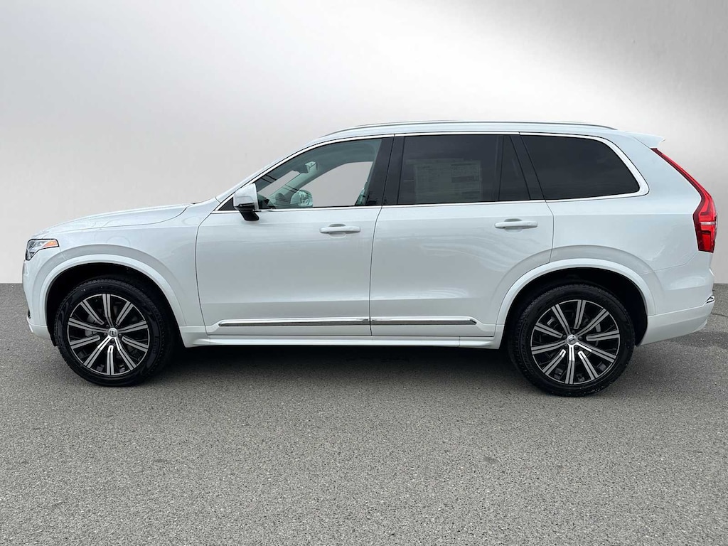 New 2025 Volvo XC90 B5 Core SUV