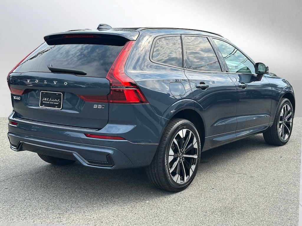 New 2026 Volvo XC60 B5 Plus SUV
