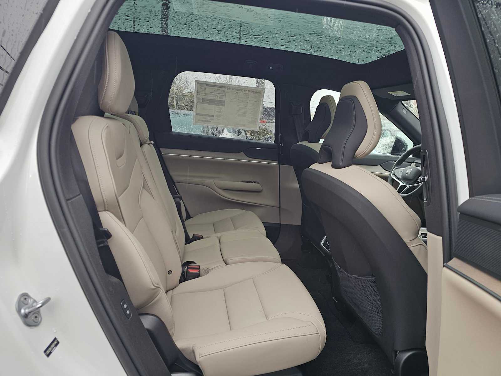 2025 Volvo EX90 Ultra - Photo 13