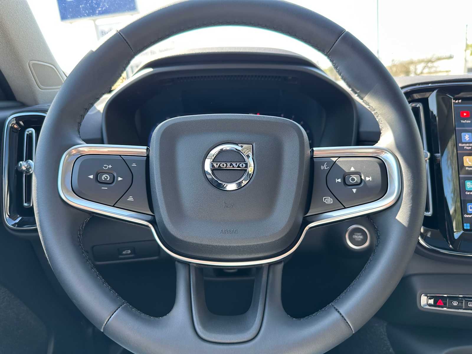 2025 Volvo XC40 Ultra - Photo 23